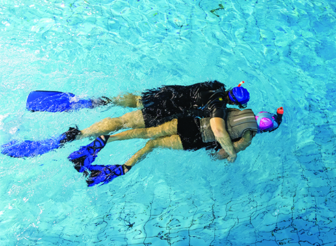 A víz lágyan körülölel-thumbnail